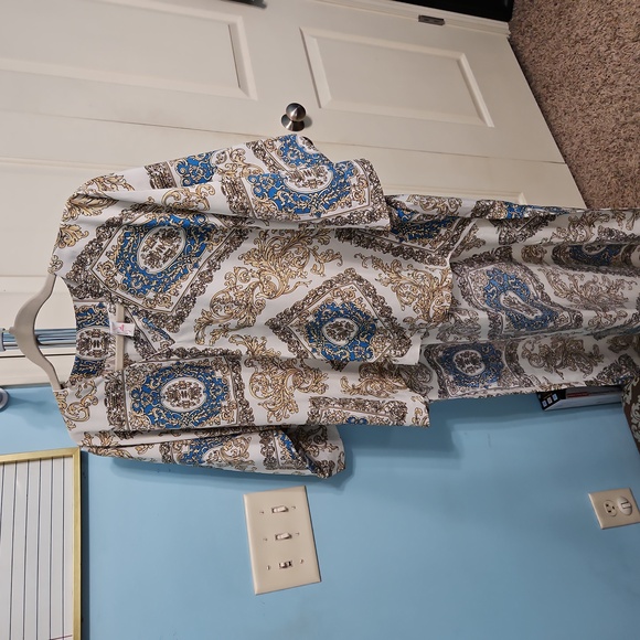 Nuichan Tops - (NWOT) Custom Top (OS)